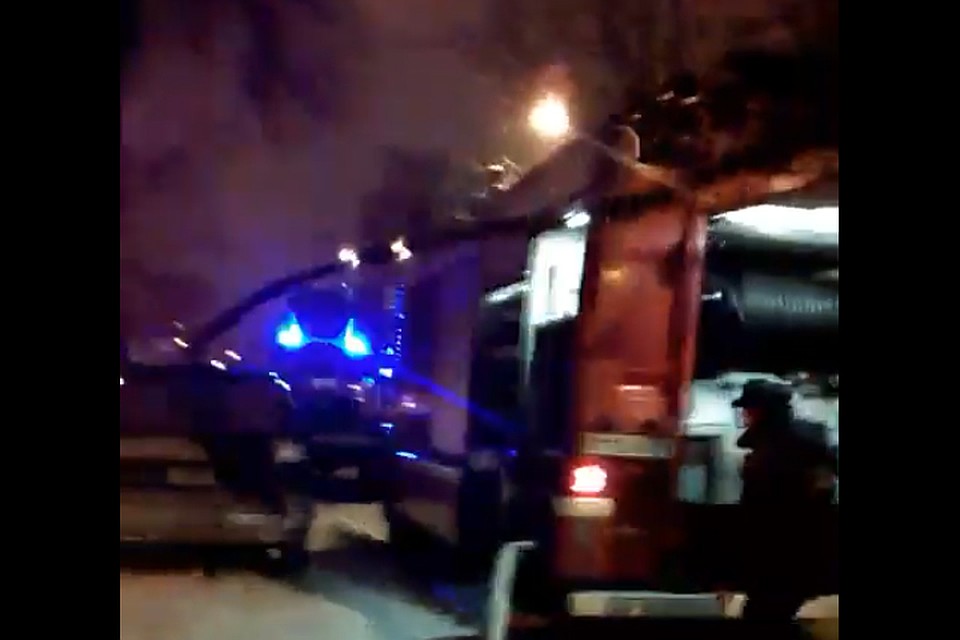 Пожарные уже привыкли ездить к дому № 49 по улице 9 Января.