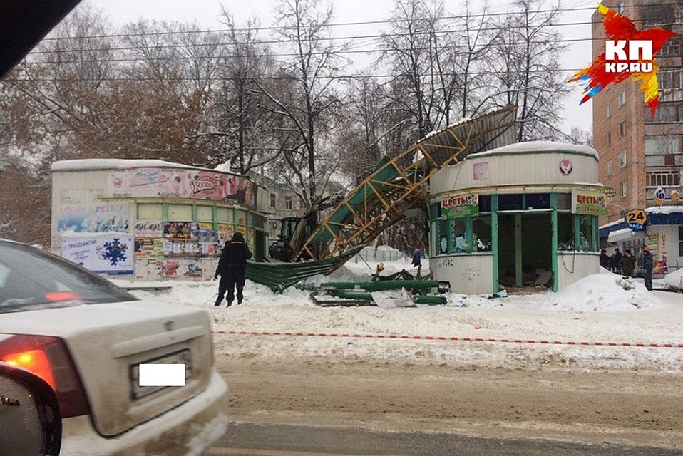 В Ижевске снесли остановку «Радиозавод» на улице Удмуртской. Фото: vk.com/radio_adam
