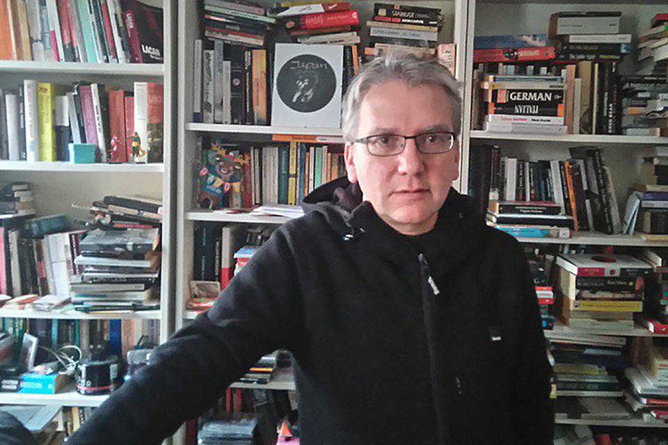 Фишер получил известность благодаря своей депрессивной книги «Капиталистический реализм. Альтернативы нет?»