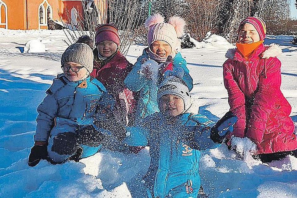 По словам детского омбудсмена, для сохранения семьи старались сделать все возможное. Но ситуация оказалась за гранью.