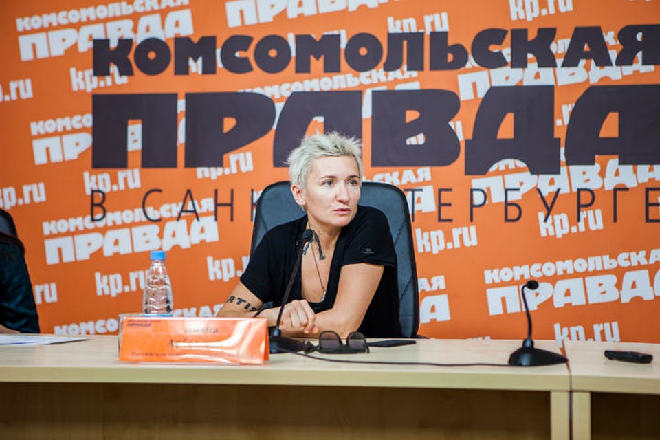 Музыкант и поэтесса Диана Арбенина.