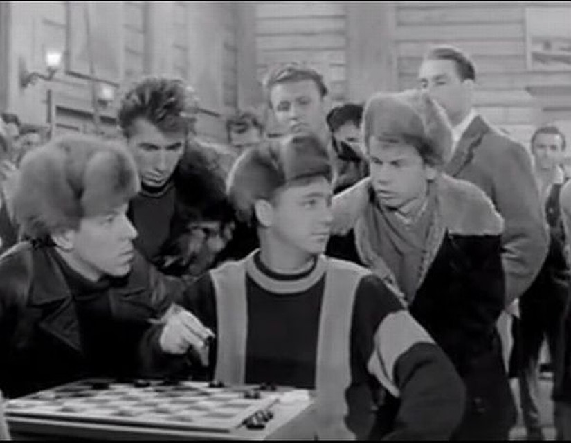 Пыжиковая шапка была в цене! Фото: Кадр из фильма "Девчата", 1961 год.