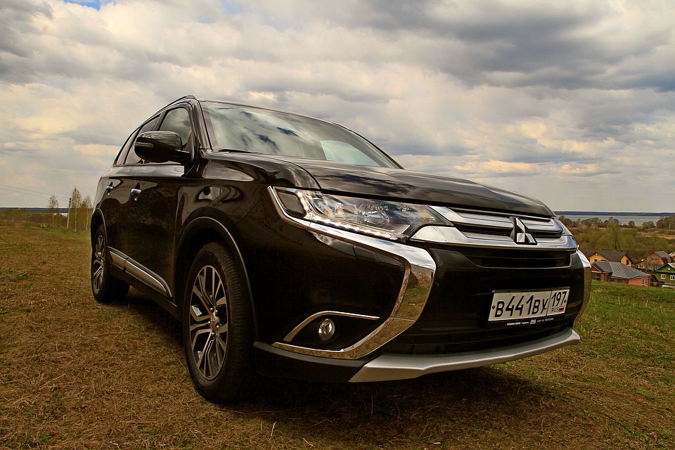 Нашему Mitsubishi Outlander за две-три тысячи российских дорог предстоит пройти самый полный и бескомпромиссный тест-драйв. Фото автора