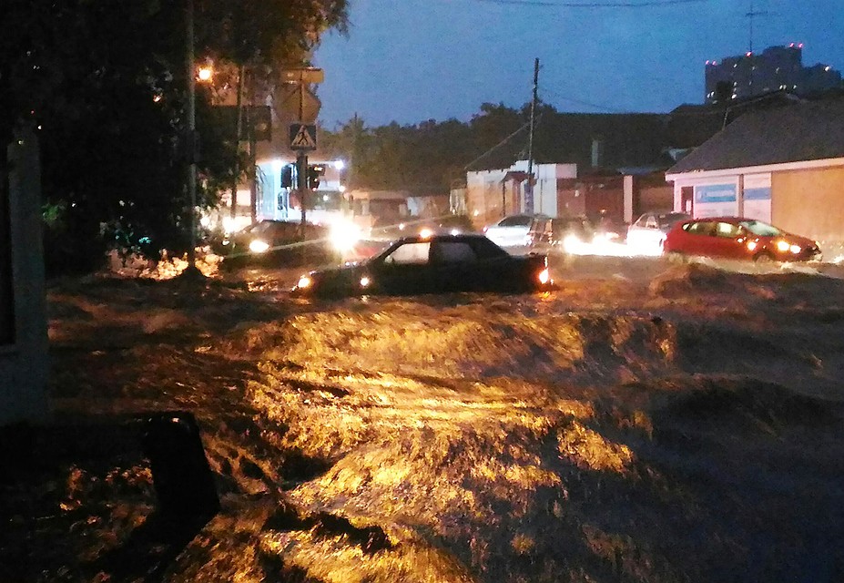 "Море" на Доломановском/Текучева. Фото Сергея Халеева из группы ВК "Ростов-на-Дону | Главный".