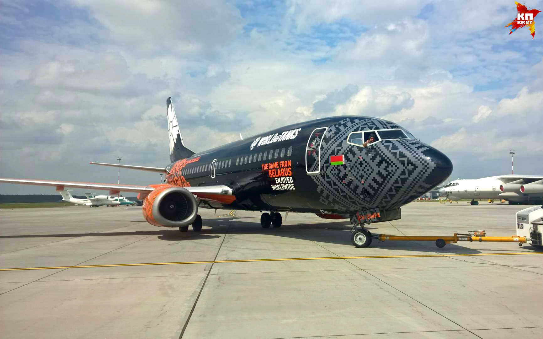 Самолет «Белавиа» раскрасили в стиле World of Tanks.