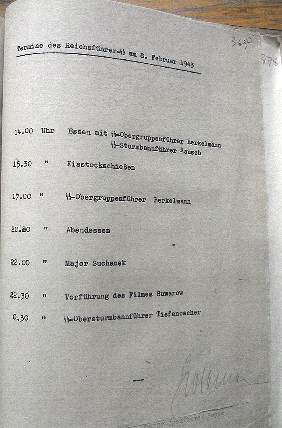 Страница дневника за 8 февраля 1943. В 22.30 смотрел фильм "Александр Суворов"