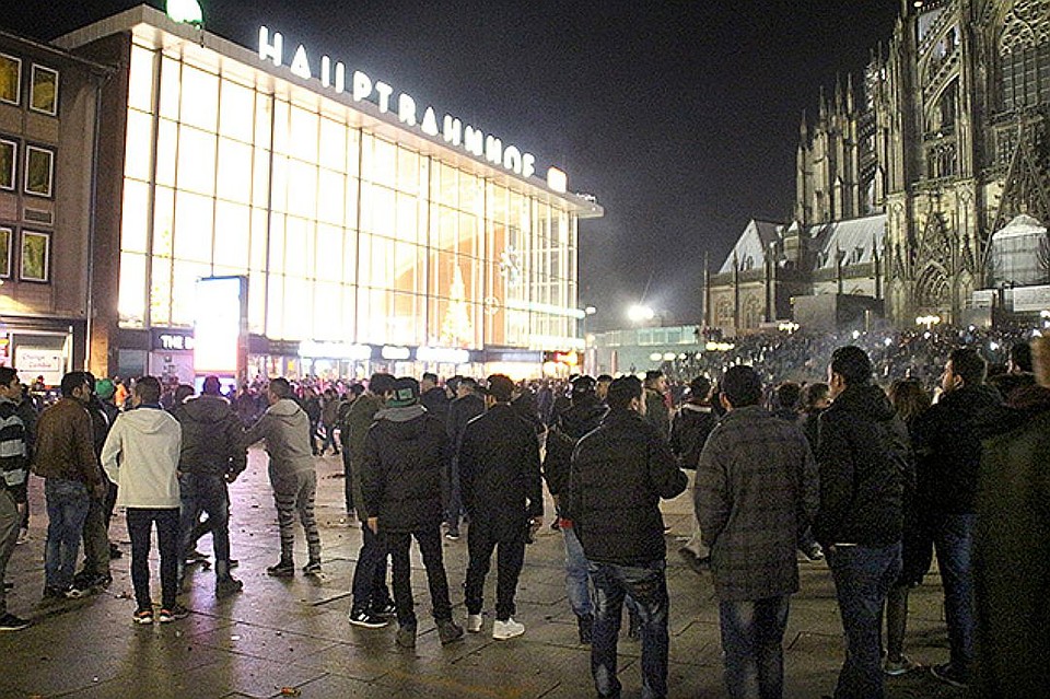 Новогодние беспорядки в Кельне в январе 2016 года. Фото: EASTNEWS/AFP