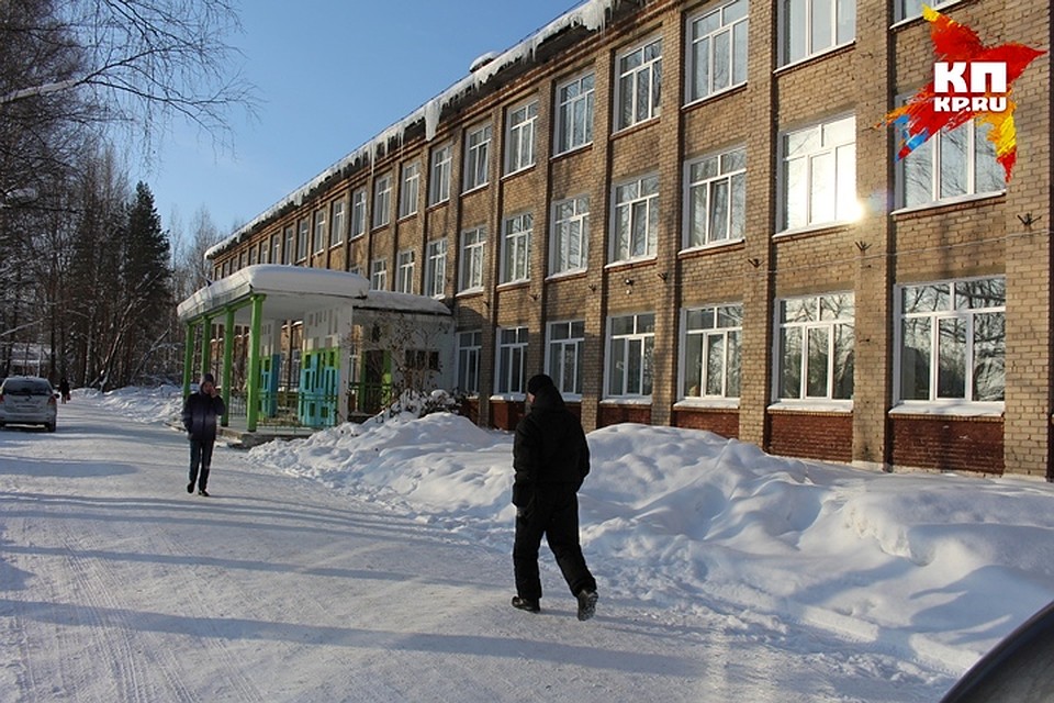 А эта школа из стен которой выпустился "оренбургский похититель". Фото: Алена ОВЧИННИКОВА
