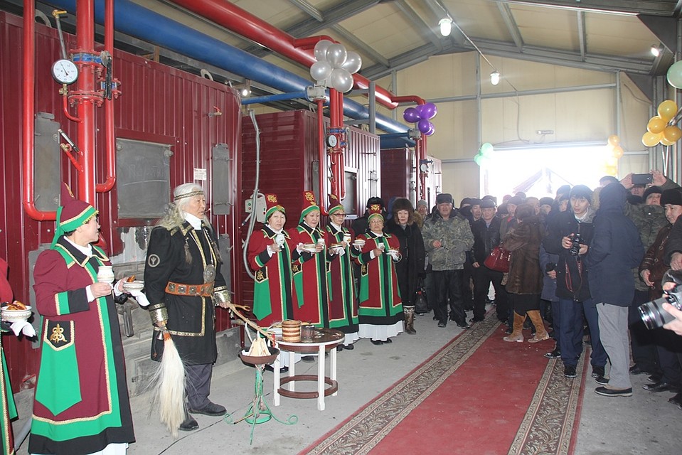 Открытие котельной началось с традиционного обряда Алгыс. Фото: предоставлено пресс-службой
