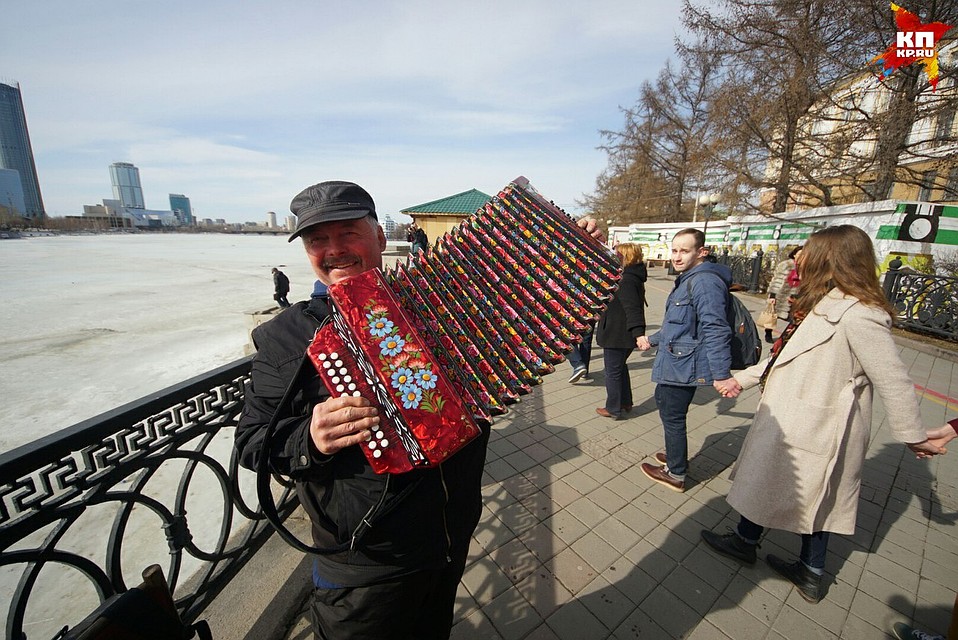 Не обошлось и без музыки Фото: Алексей БУЛАТОВ