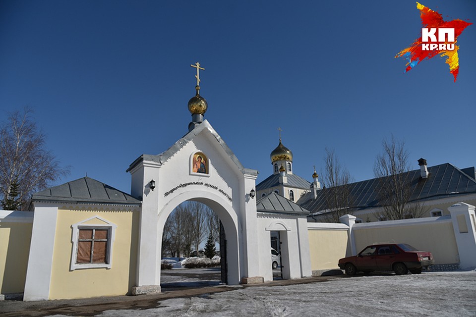 В первое время, когда монастырские здания активно отстраивались, послушникам приходилось просыпаться в 3.45. Фото: Влад КОМЯКОВ