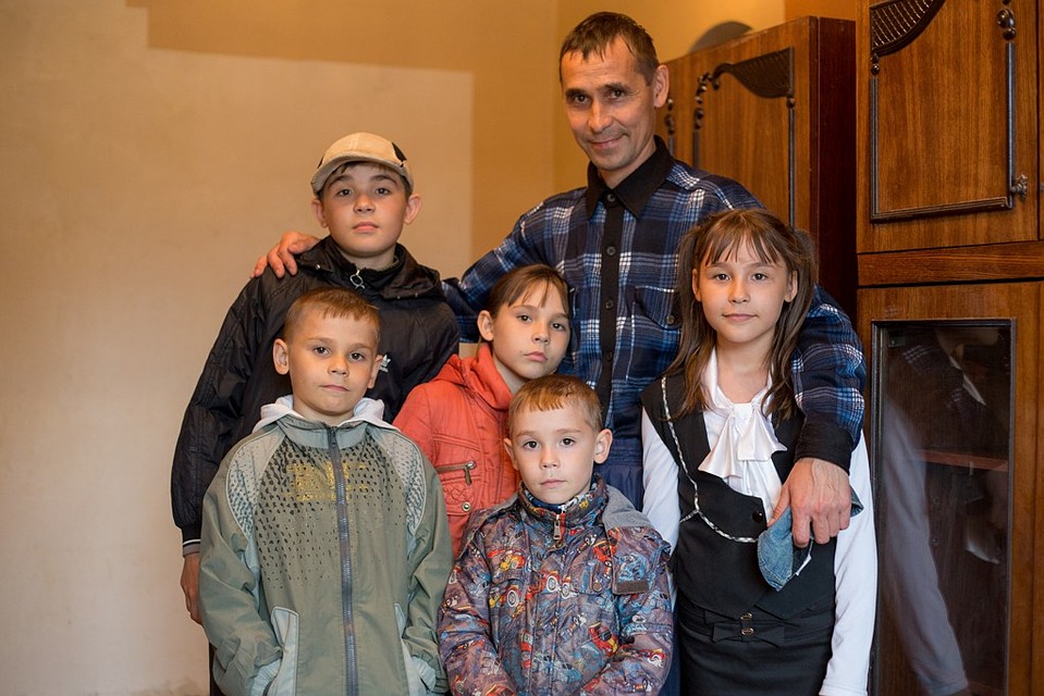Раиль купил трехкомнатный дом в поселке Увельский. Фото: Валерий ЗВОНАРЕВ