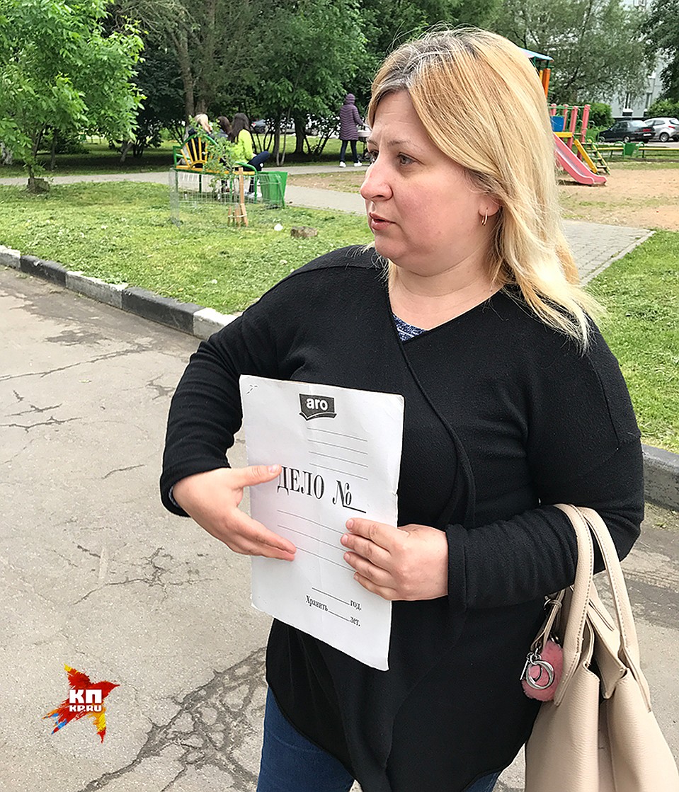 Соседи и знакомые семьи собирают подписи Бастрыкину Фото: Дина КАРПИЦКАЯ