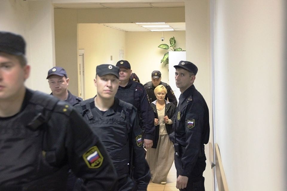 Директор лагеря Елена Решетова по-прежнему отрицает свою вину. Фото: Александр КОЛЕРОВ
