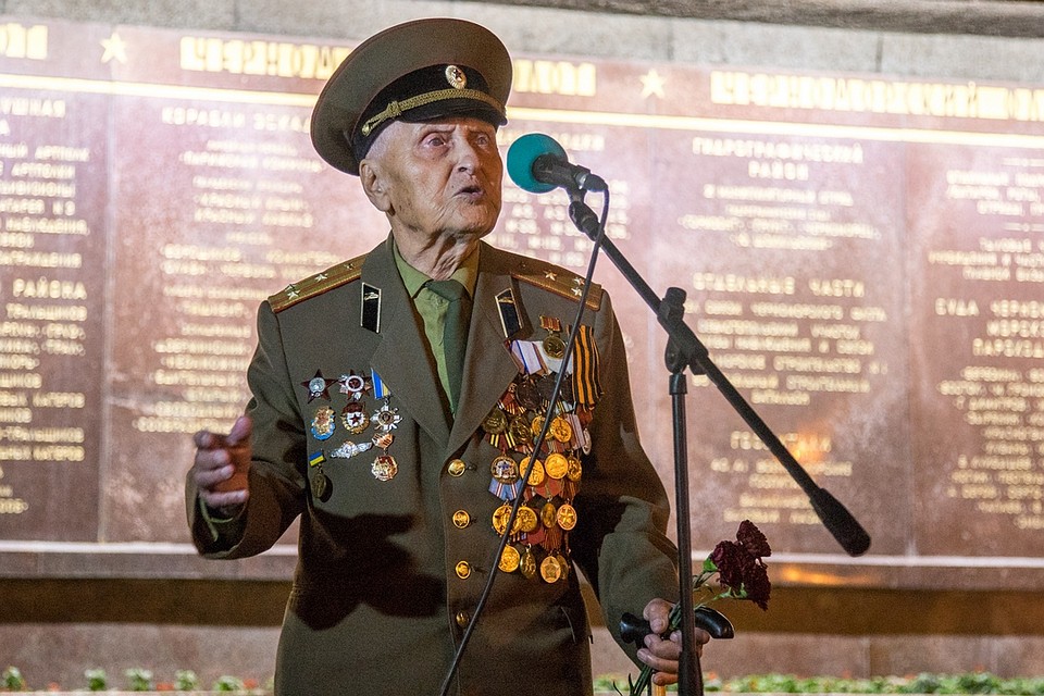 Ветераны рассказывали, как в их жизнь ворвалась война. Фото: Анна САДОВНИКОВА