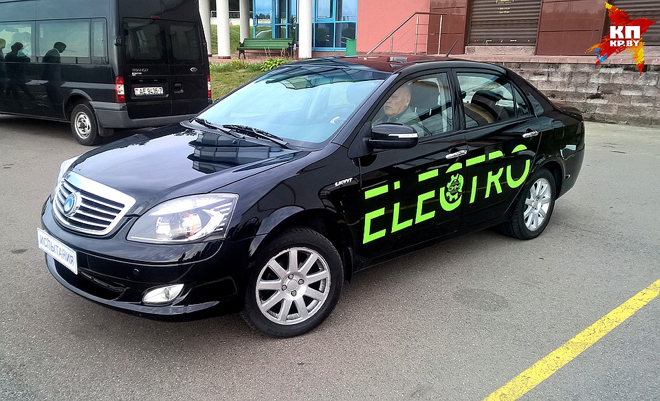 Первый белорусский электромобиль Geely SC7 ELECTRO испытывают на автомобильном полигоне в Липках – это под Минском. Фото: Геннадий МОЖЕЙКО