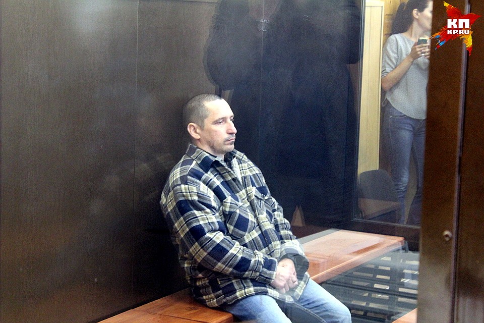 Сергей Егоров на протяжении всего заседания сидел в одной позе не шелохнувшись Фото: Василий ХОДАРЕВ