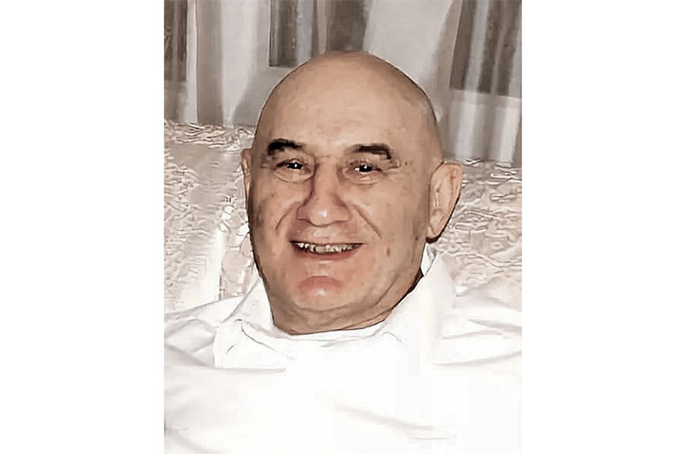 Лео Шах.