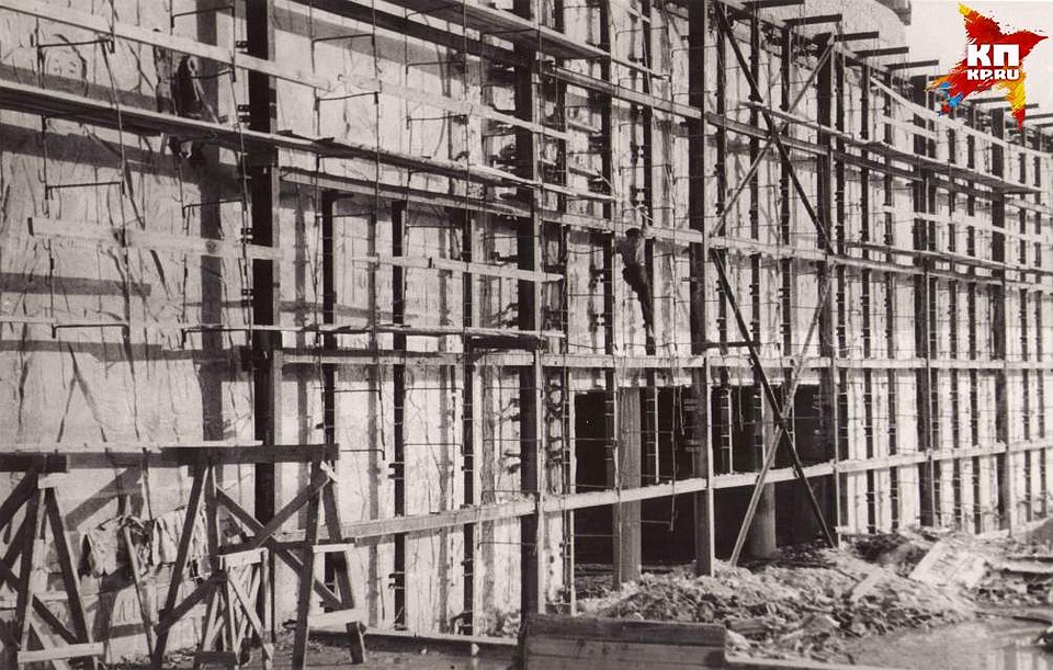 Большая подпорная стена перед залом Воинской Славы. 1963 год. Фото: Музей-заповедник «Сталинградская битва».