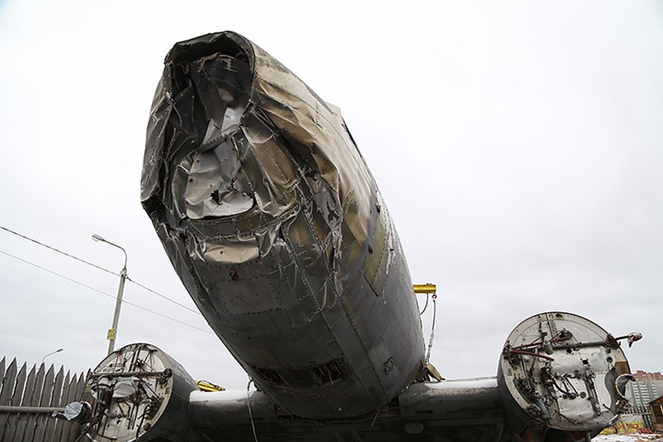 Самолет Douglas C-47 на ремонтной базе в Красноярске. Ноябрь 2017. Фото: Мария ЛЕНЦ