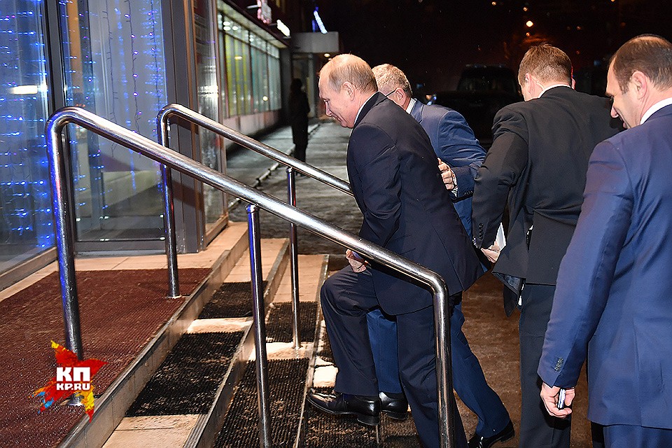 Вечером 11 января Владимир Путин приехал в редакцию "Комсомольской правды". Фото: Виктор ГУСЕЙНОВ