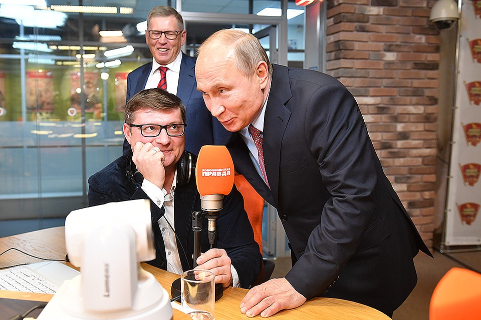 Президент в прямом эфире обратился к слушателям Радио "КП" Фото: Виктор ГУСЕЙНОВ