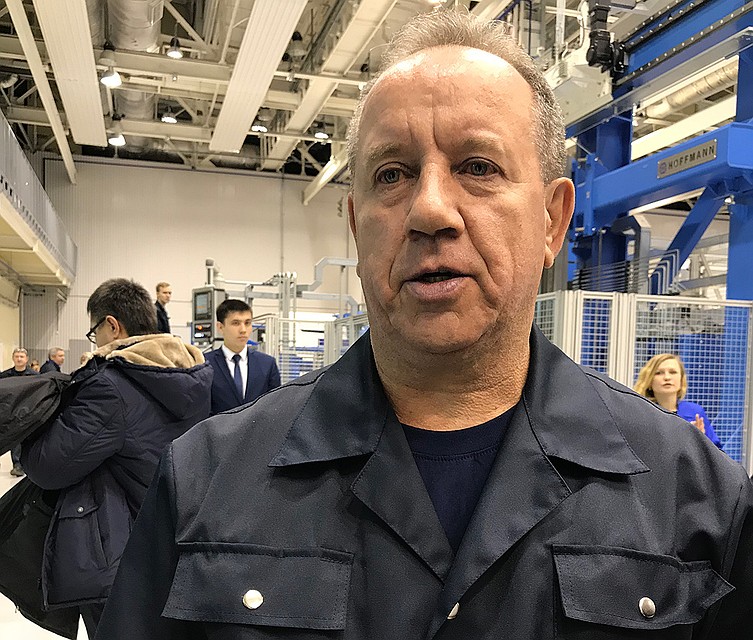 Рабочий, предложивший Путину вернуть награду предприятиям за ударный труд. Фото: Дмитрий СМИРНОВ