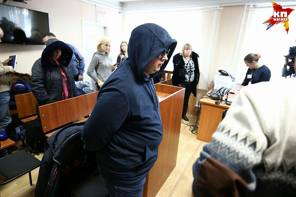 Сидоров попросил прощения у матери погибшей девочки. Фото: Андрей АБРАМОВ