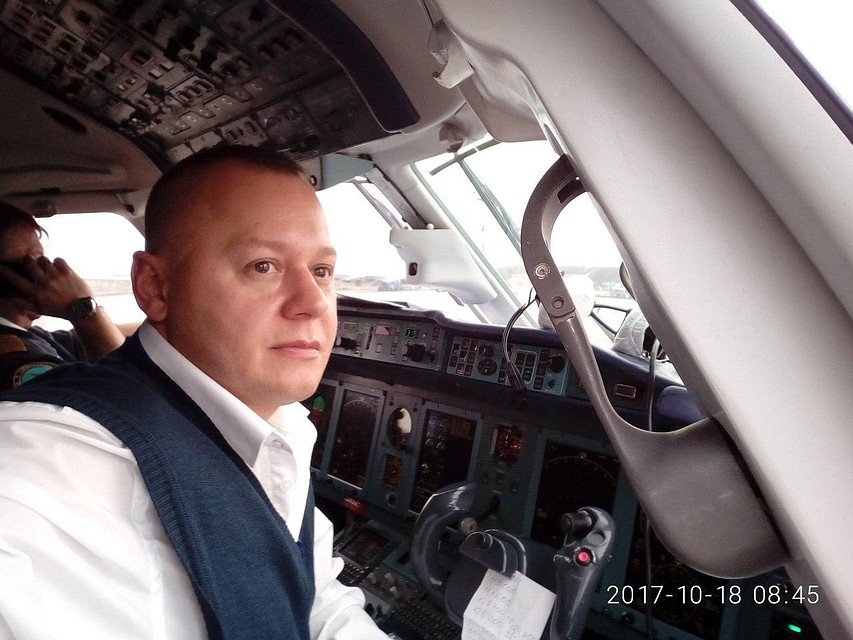 Второй пилот Сергей Гамбарян выполнил много рейсов в оддной команде с Анастасией Славинской. Фото: Соцсети