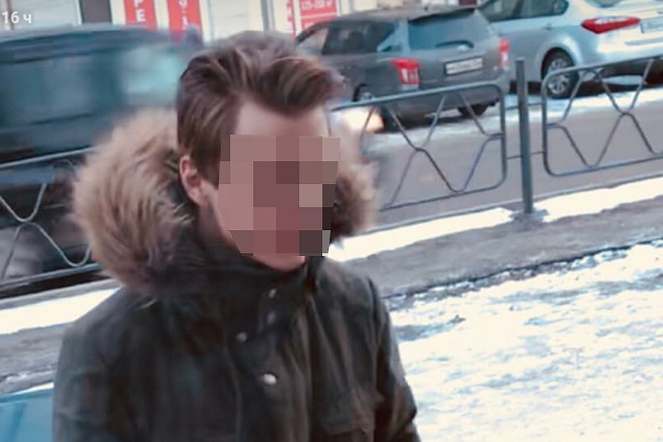 Кирилл С. выложил видео с одной из вечеринок, на котором его приятель Дмитрий запихивает кота в горячую духовку Фото: соцсети