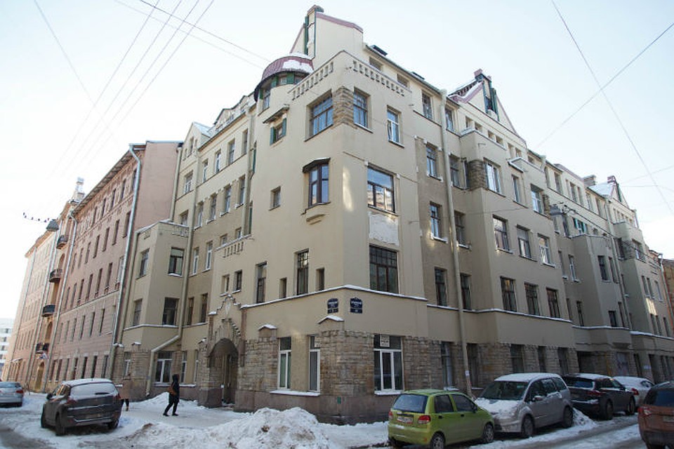 Постройка находится на углу двух переулков Фото: Александр ГЛУЗ