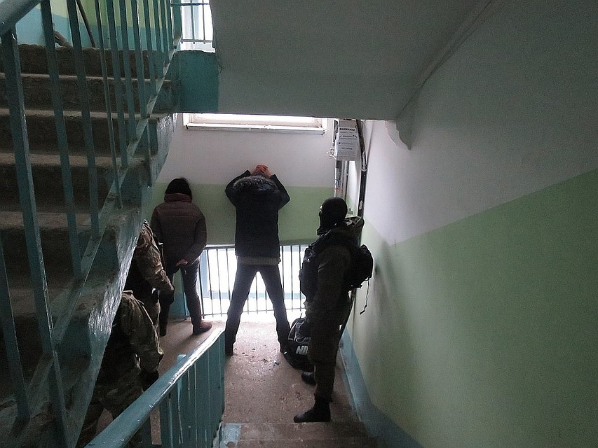 На кадрах с задержания подозреваемых в похищении сына банкирши из Кинеля оказались люди, замешанные в других преступлениях