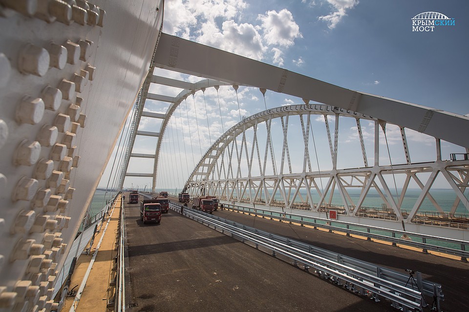 Фото: инфоцентр "Крымский мост".