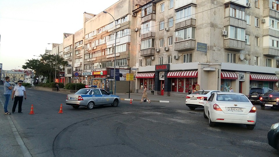 Водителям советуют заранее продумать пути объезда. Фото: Анастасия КУРДЮКОВА
