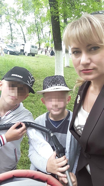 Младших сыновей женщина воспитала настоящими мужчинами