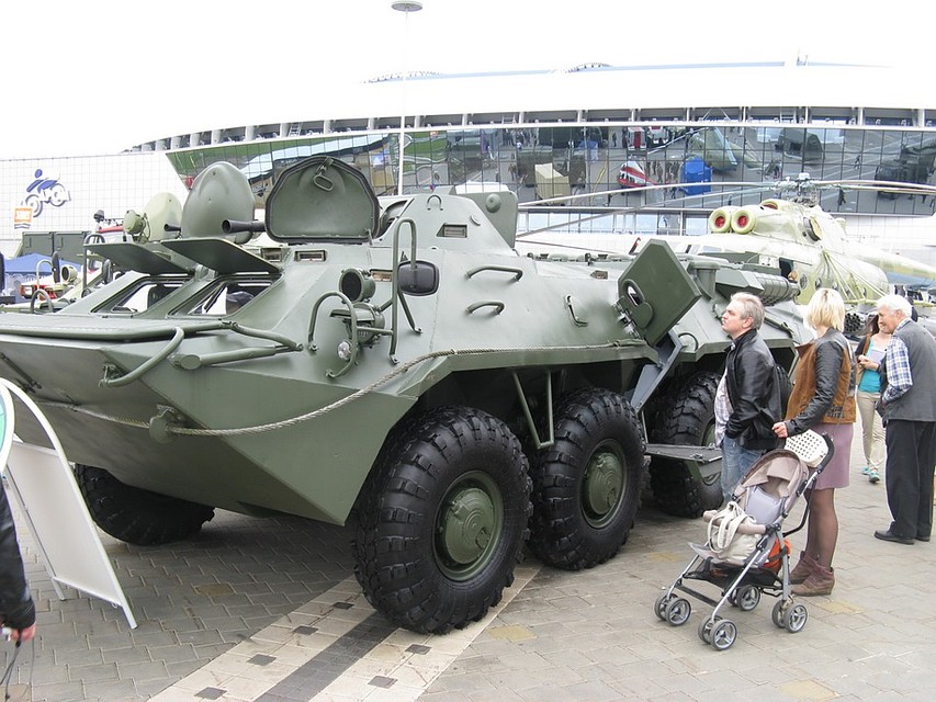 Новинкой модернизированный БТР-70МБ назвать нельзя: первый такой образец широкой публике показали еще в 2014 году на выставке MILEX. Фото: drive2.ru.
