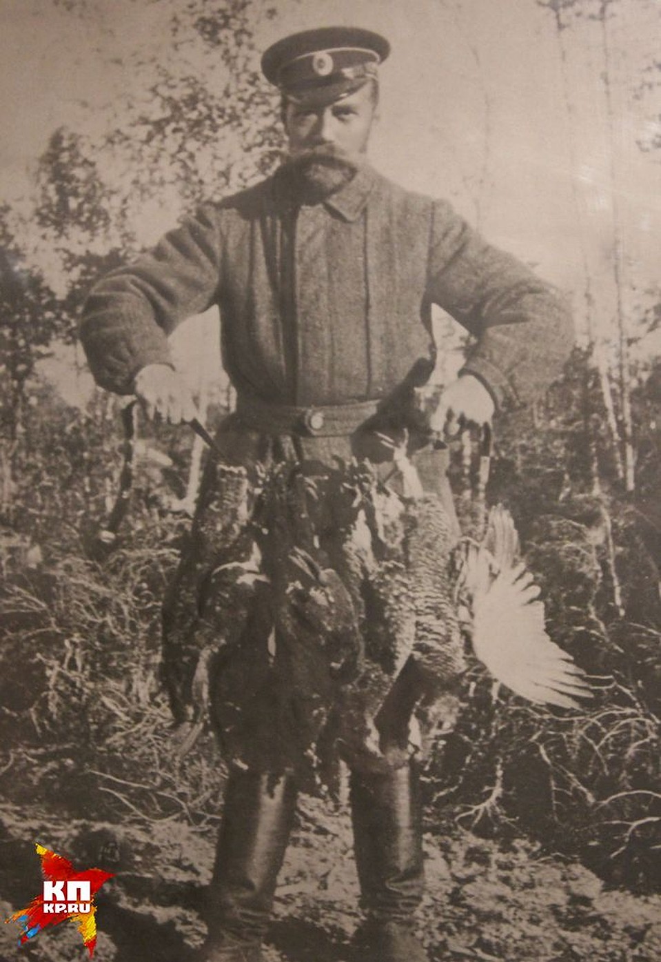 Снимок 1906 года, запечатлевший Николая II с дичью, добытой на охоте. Фото: проект "Трагедия семьи... Трагедия Родины...", Свердловский областной краеведческий музей имени О.Е. Клера