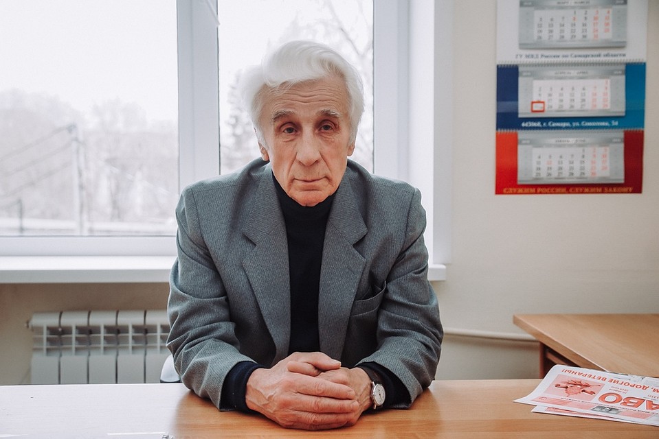 На 100 лет великой службы ветеран желает всем ее представителям крепкого здоровья Фото: Светлана МАКОВЕЕВА