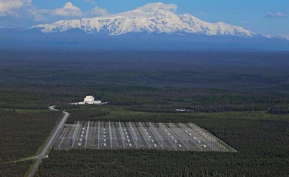 Антенное поле установки HAARP на Аляске.
