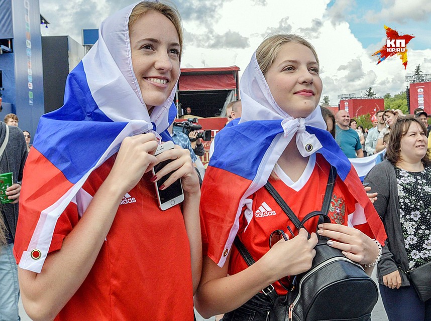 Каждый хотел получить автограф Фото: Михаил ФРОЛОВ