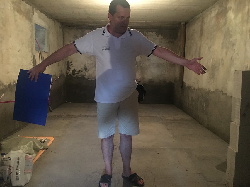- А что, мне нравится - бегать в ванную и на кухню не надо: от стены до стены рукой подать! Фото: Павел КЛОКОВ