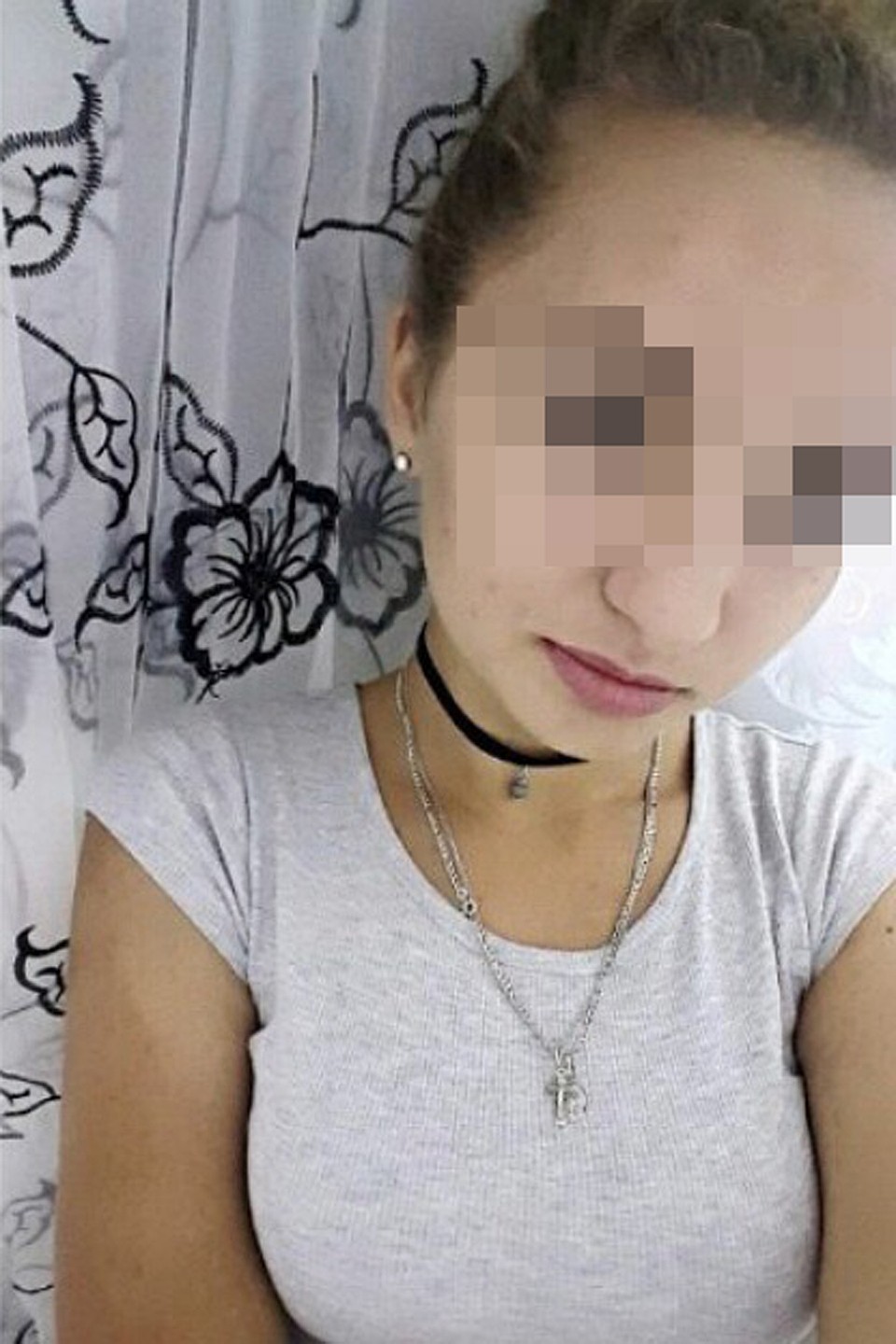 Девочка, которая разрубила котенка. Фото со страниц в социальных сетях