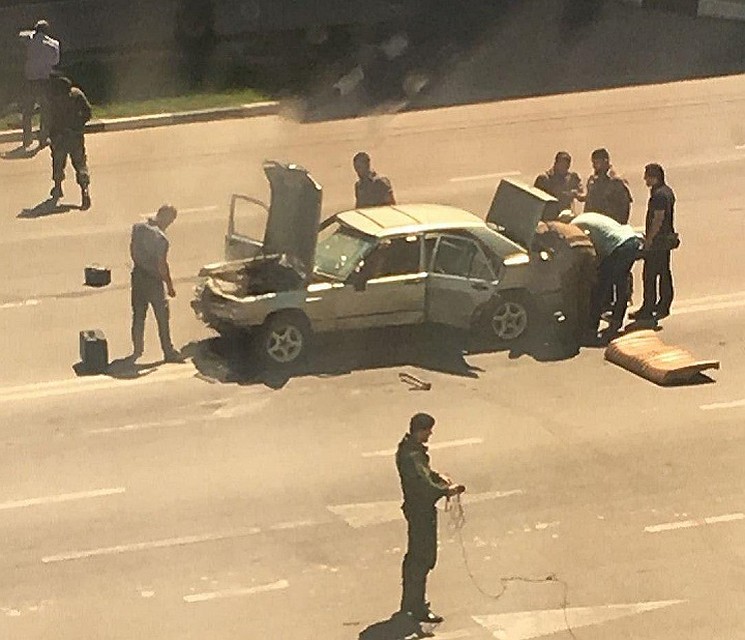Снимок с места нападения на полицейских в грозном. Фото: соцсети