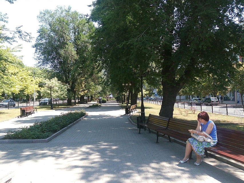 Жизнь в городе продолжается Фото: Павел ХАНАРИН