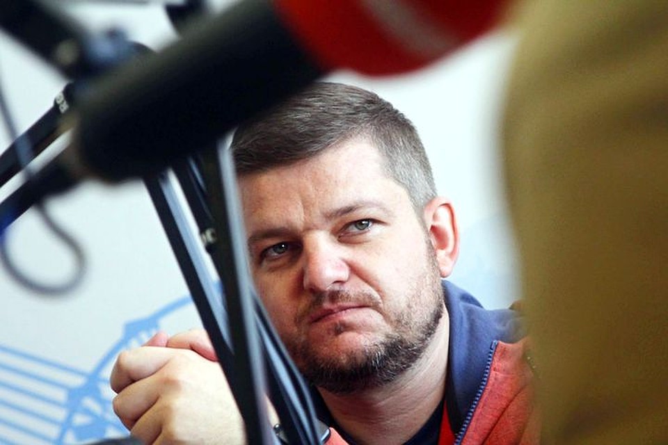 Соведущий прямого эфира на радио "КП"-Приморье" Роман Карманов Фото: Александр ВАСИЛЬЕВ