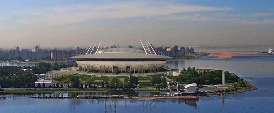 Не затуманенная "Зенит-Арена" : сходство с космическим кораблем остается.