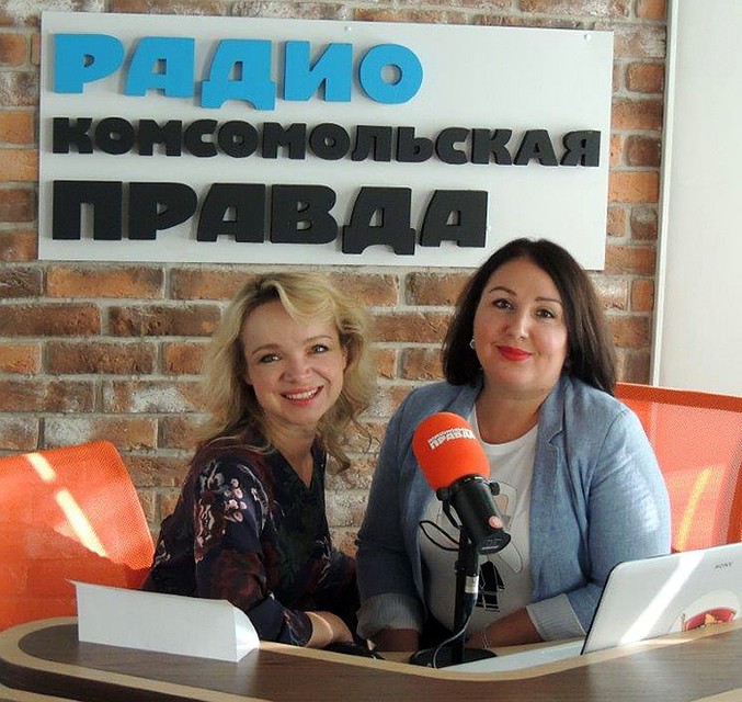 Виталина с адвокатом Ларисой Широковой на радио "Комсомольская правда" Фото: Анастасия ПЛЕШАКОВА
