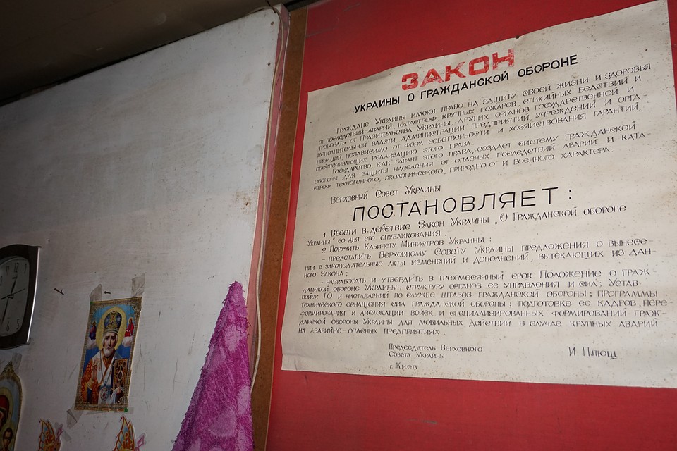 Положения этого закона звучат тут, в убежище на Трудовских, с особенным цинизмом. Фото: Юлия АНДРИЕНКО