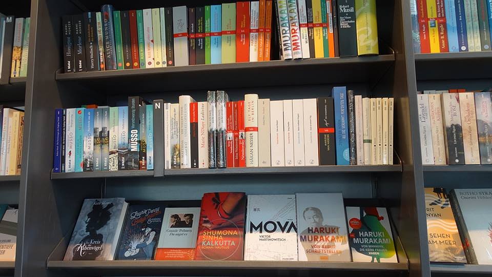 Книги Мартиновича в Европе легко можно увидеть на стендах, к примеру, с Харуки Мураками. Фото: Личный архив