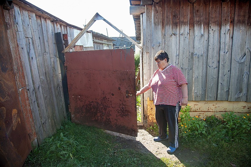 За этой калиткой на огороде Трошевых и вырос мак. Фото: Николай ОБЕРЕМЧЕНКО